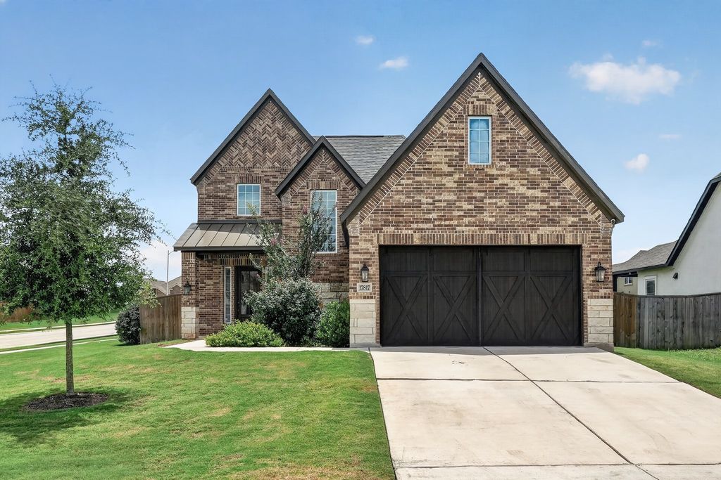 17817 Clairess Lane, Manor