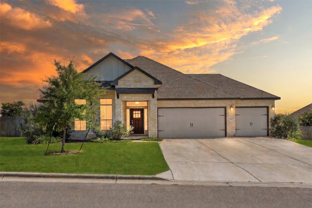 1527 Mountain Crest Cove, Salado