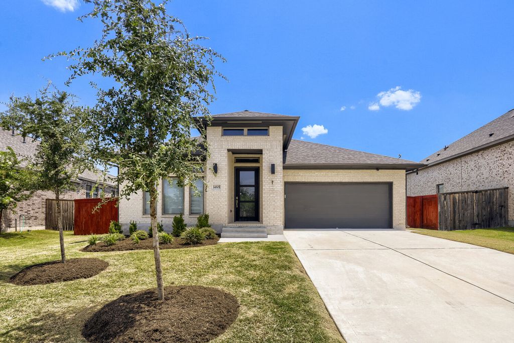 14505 Kira Lane, Manor