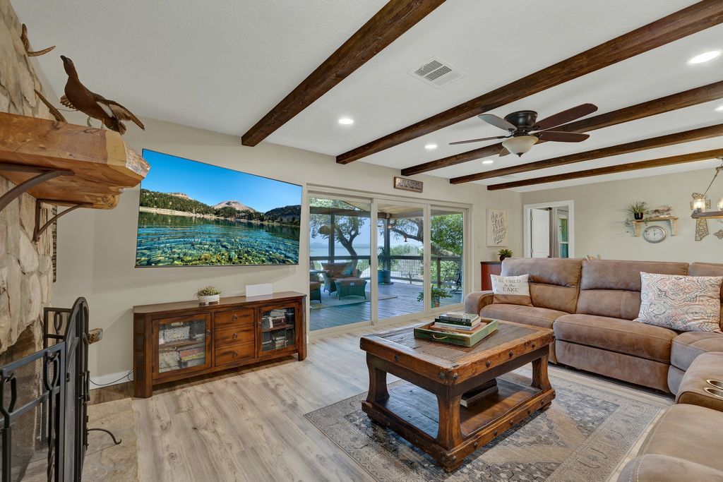 1422 Oakridge Lane, Canyon Lake