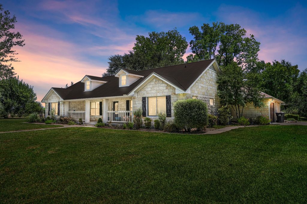 280 Windy Lane, Taylor