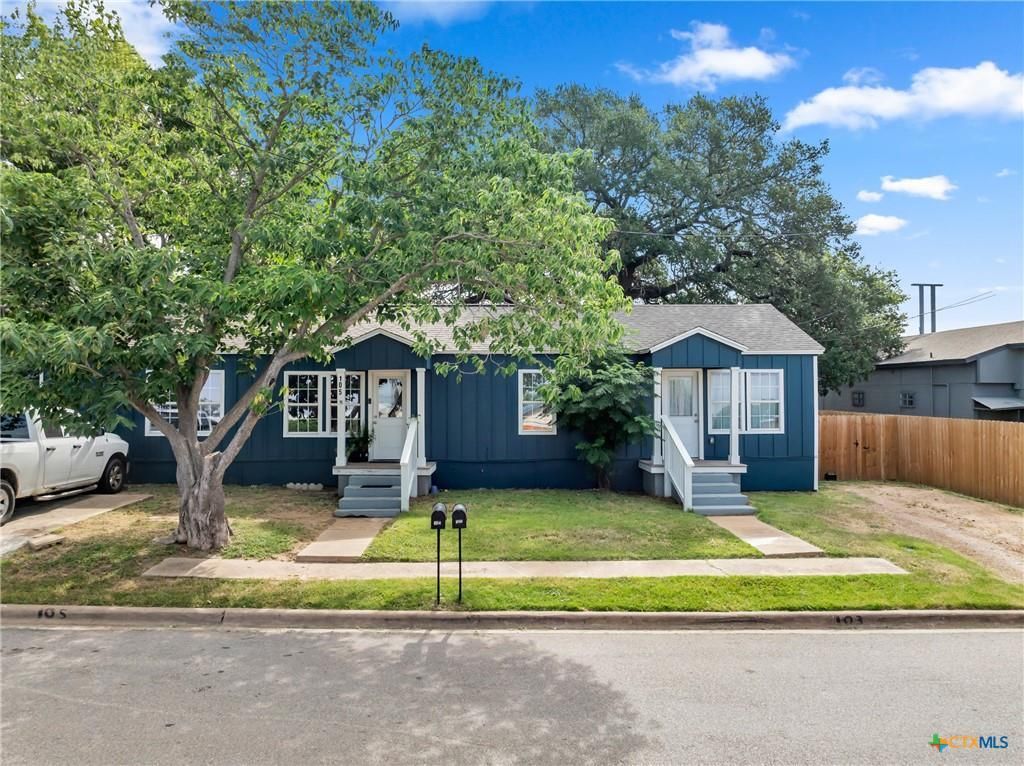 103 N Rhomberg Street, Burnet