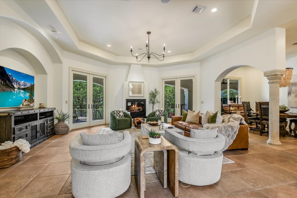 817 Woodcreek Ranch Road, Wimberley