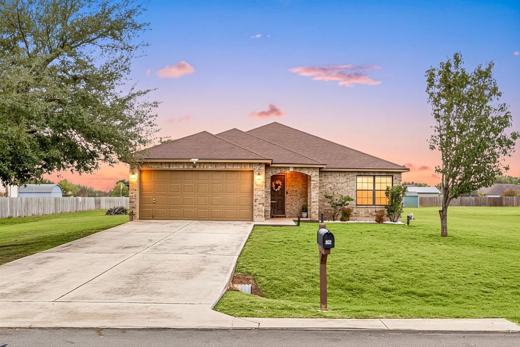 166 Kristen Drive, Kyle