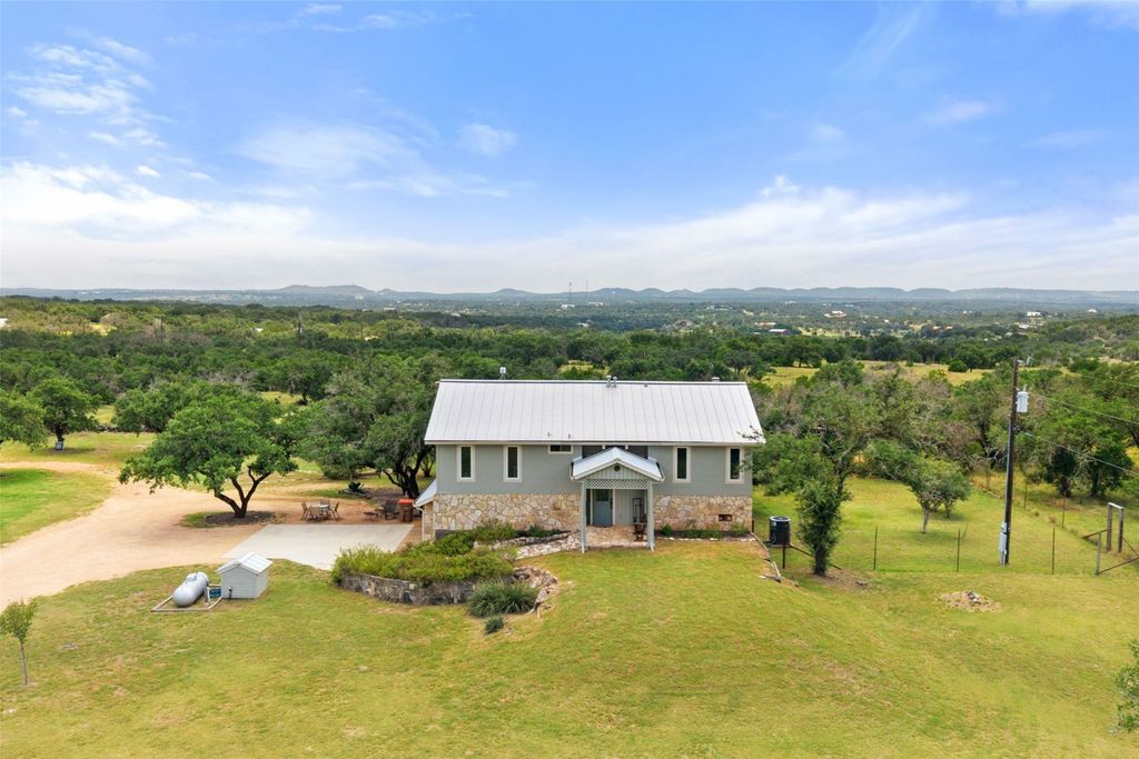 143 Oak Lane, Johnson City
