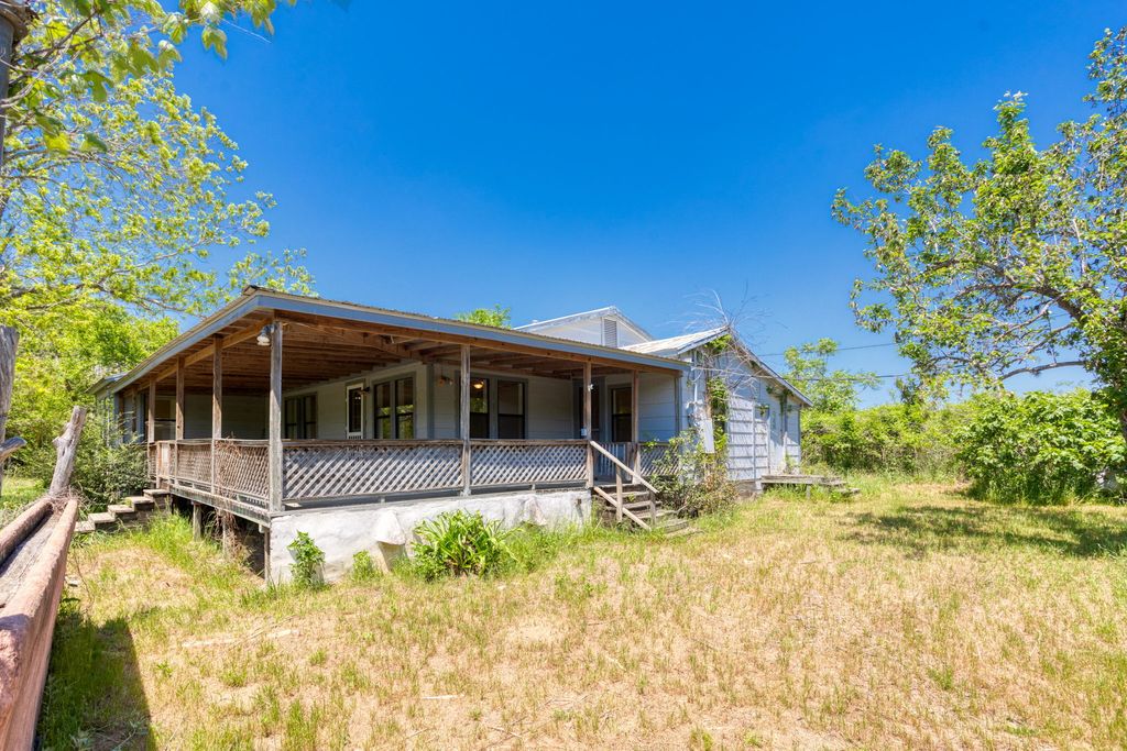 8612 Fm 1854, Dale