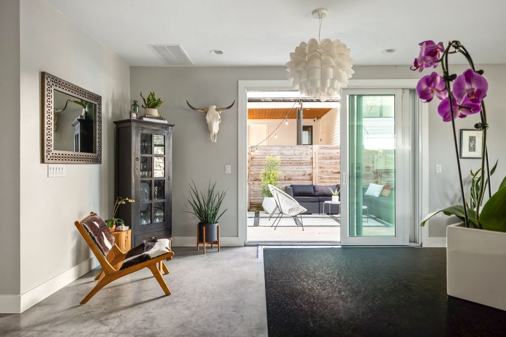 308 W North Loop Boulevard 1, Austin