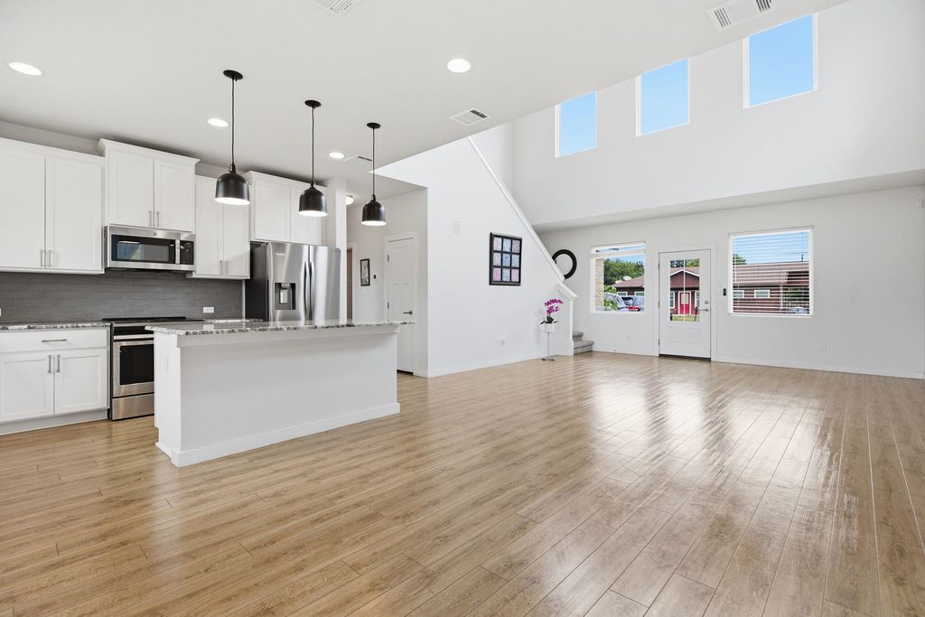 103 Waianae Court, Bastrop