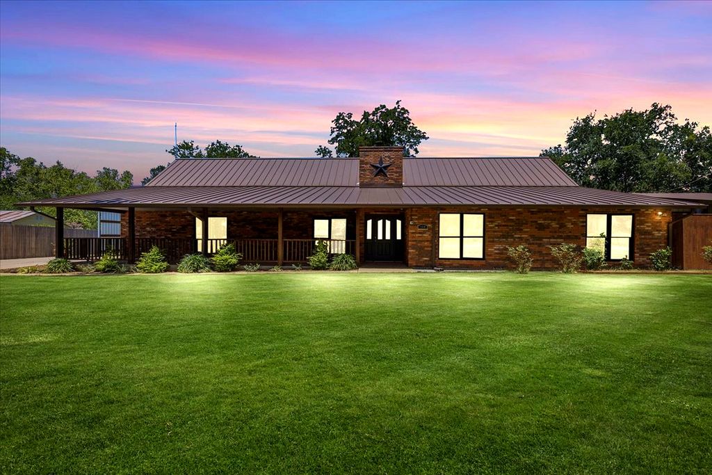 154 Shoreline Drive, Bastrop