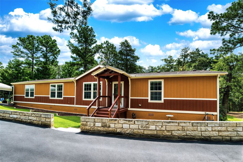 1024 Sand Hills Road, Red Rock