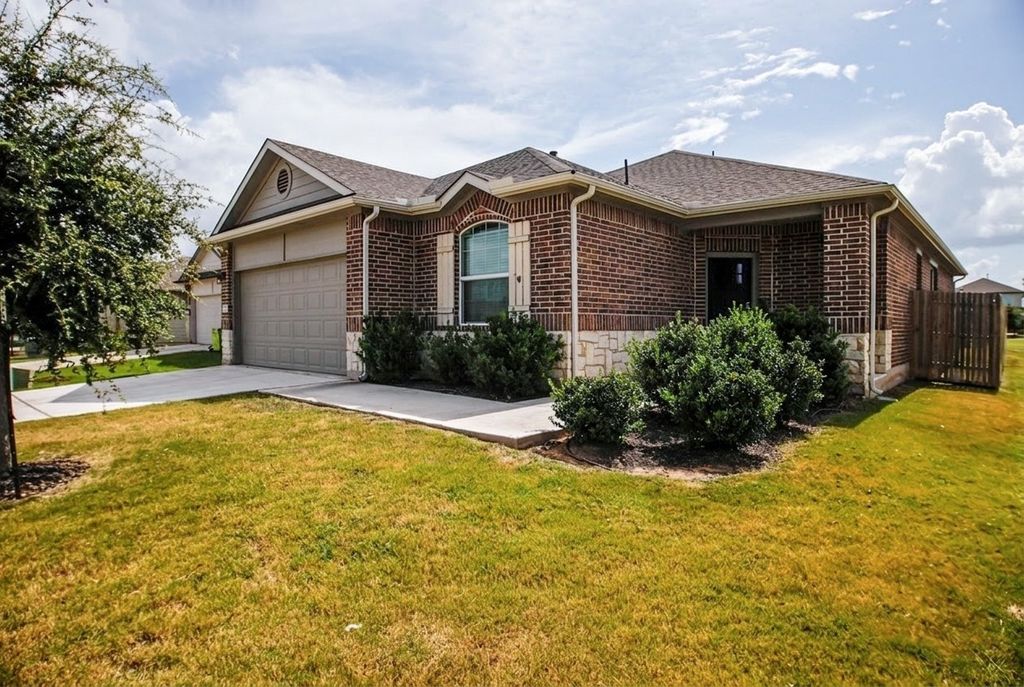 102 Rainmaker Cove, Bastrop