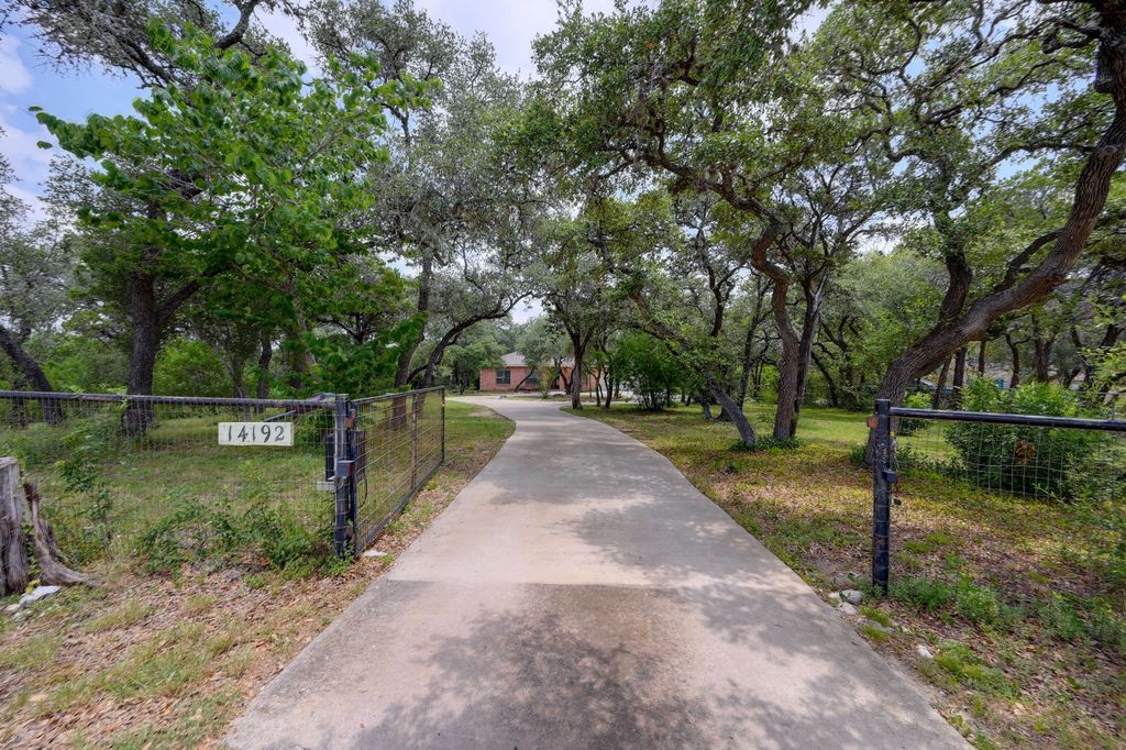 14192 Antonio Drive, Helotes