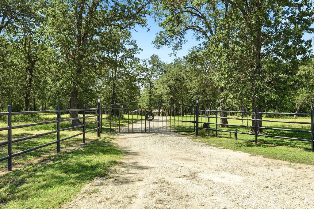 1893 County Road 306, Rockdale