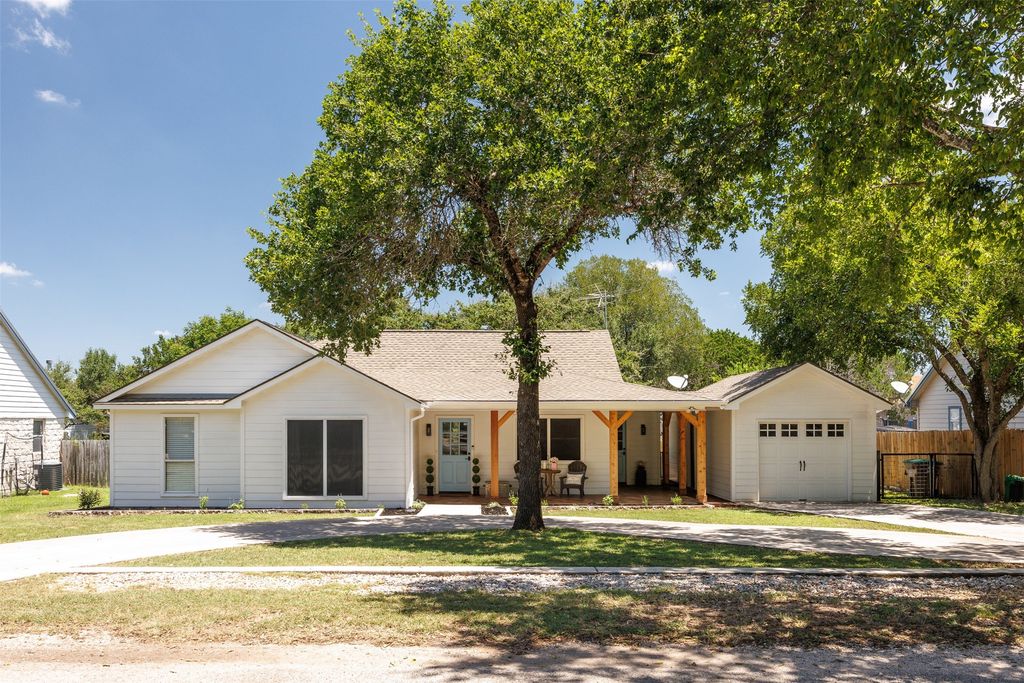8 Deer Ridge Road, Wimberley