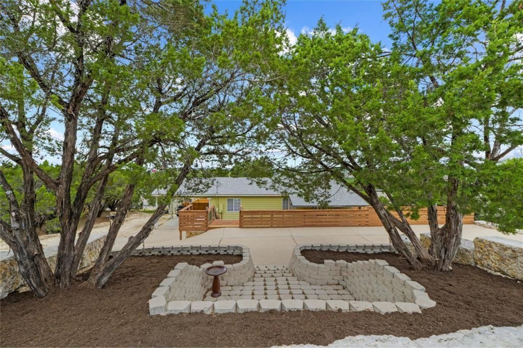 8104 Bronco Lane, Lago Vista