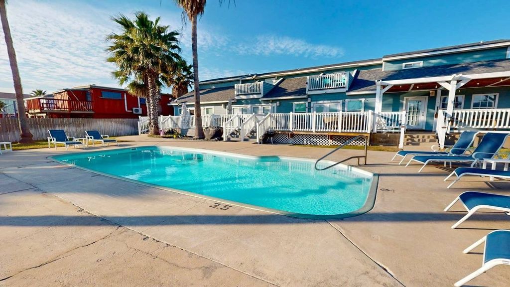 131 W White Avenue D, Port Aransas