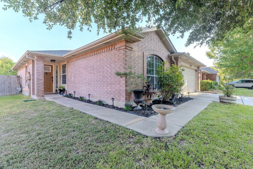 3133 Clinton Place, Round Rock