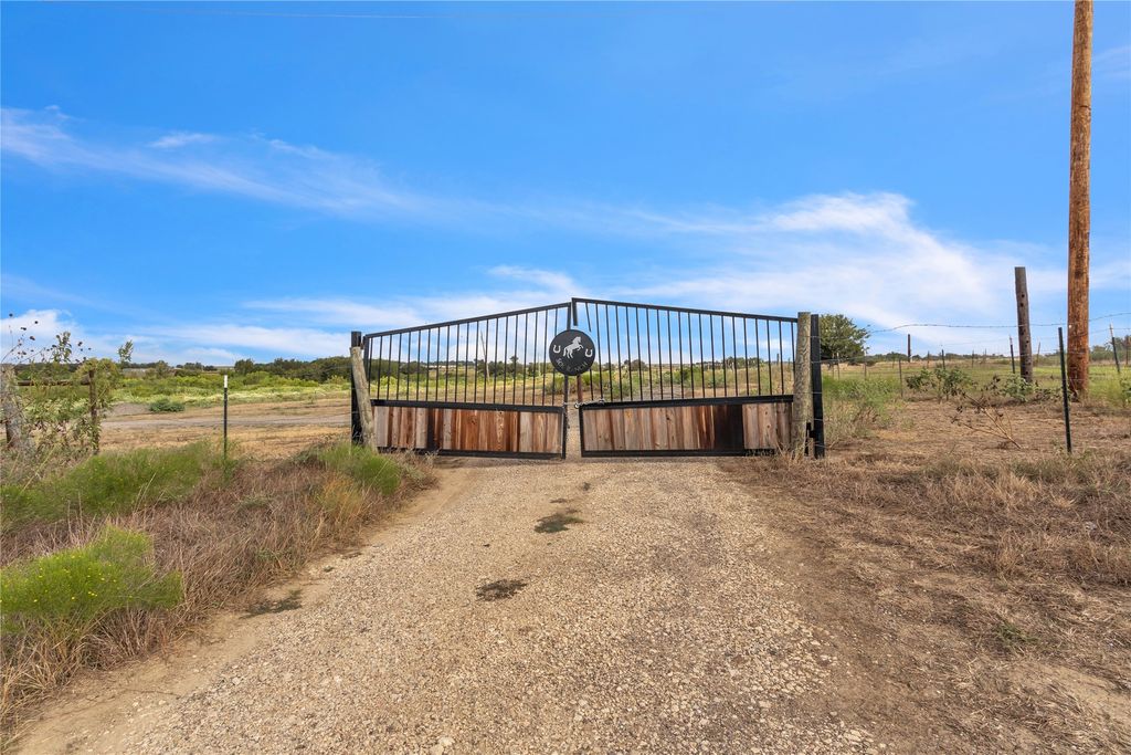 1701 County Road 466, Elgin