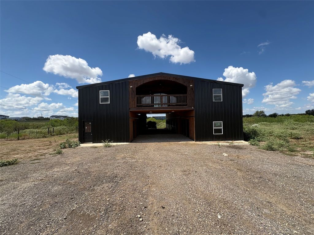 1701 County Road 466, Elgin
