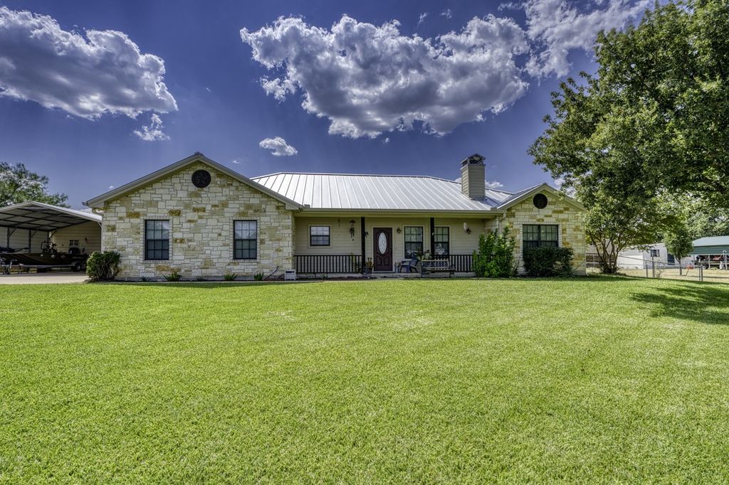 809 Skyline Drive, Kingsland