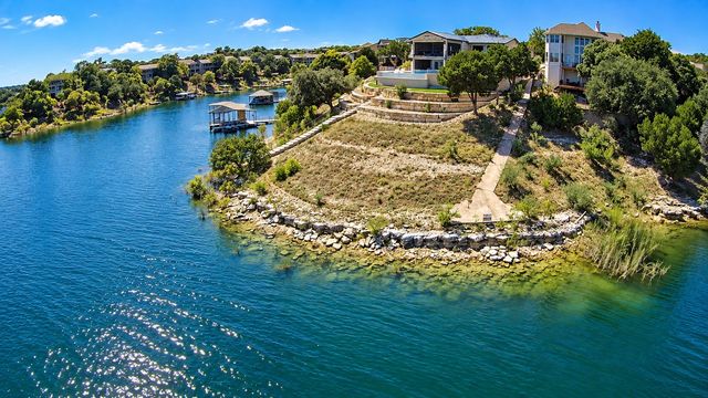 Lake Travis Real Estate - MLS # 2085111, Residential real estate for Sale in Point Venture Sec 01, MLS Listings # 2085111