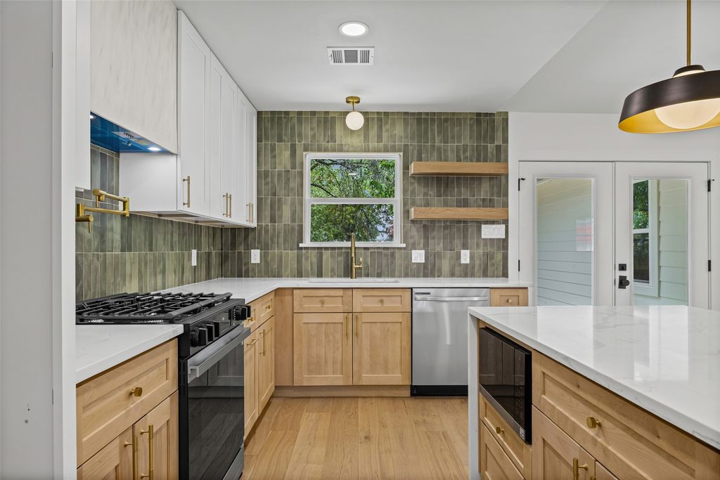 6807 Roanoke Drive, Austin