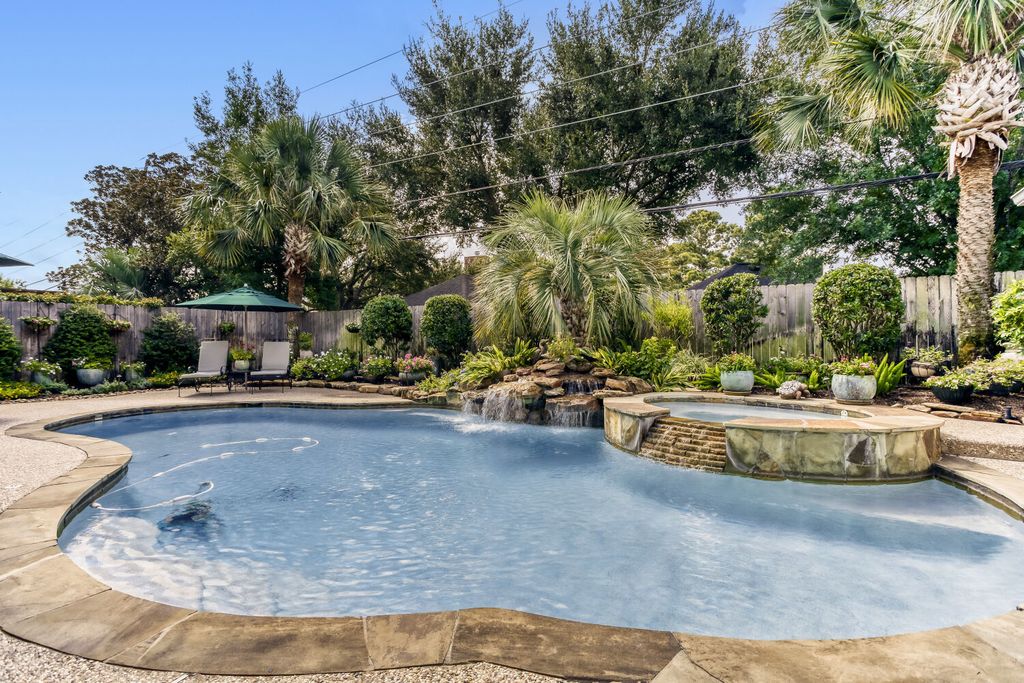 17335 W Copper Lakes Drive, Houston