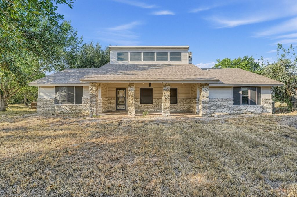 1650 County Road 421, Taylor