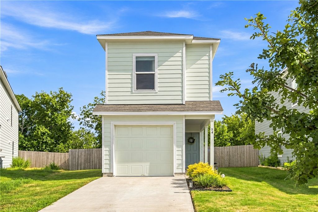 54 Trinity Circle, Lockhart