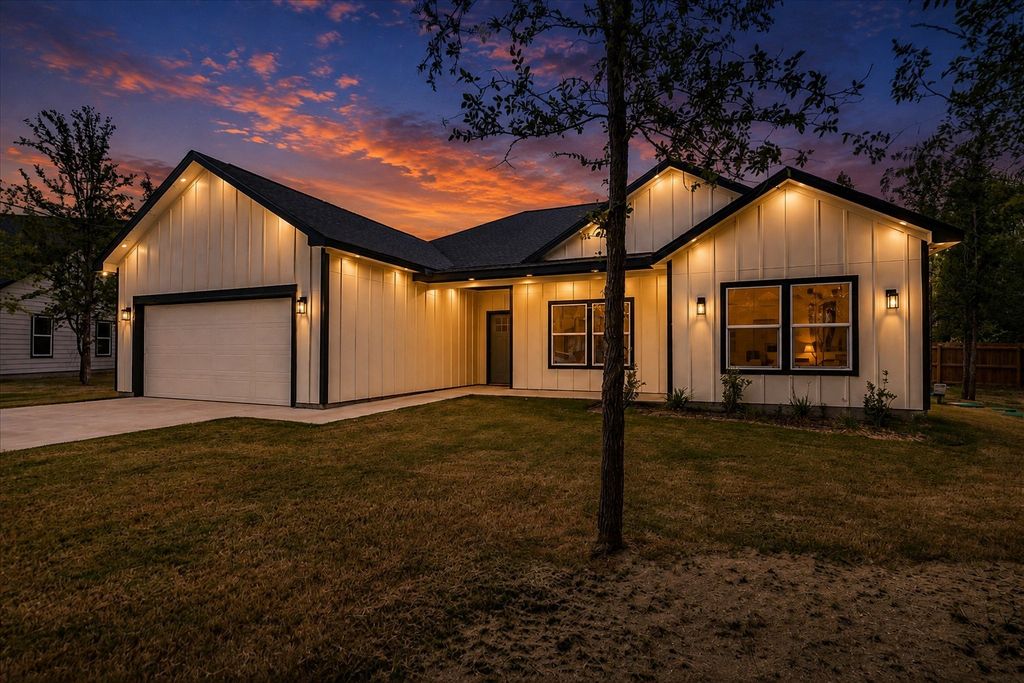 108 Keahi Court, Bastrop