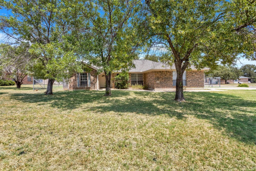 105 County Road 146, Burnet