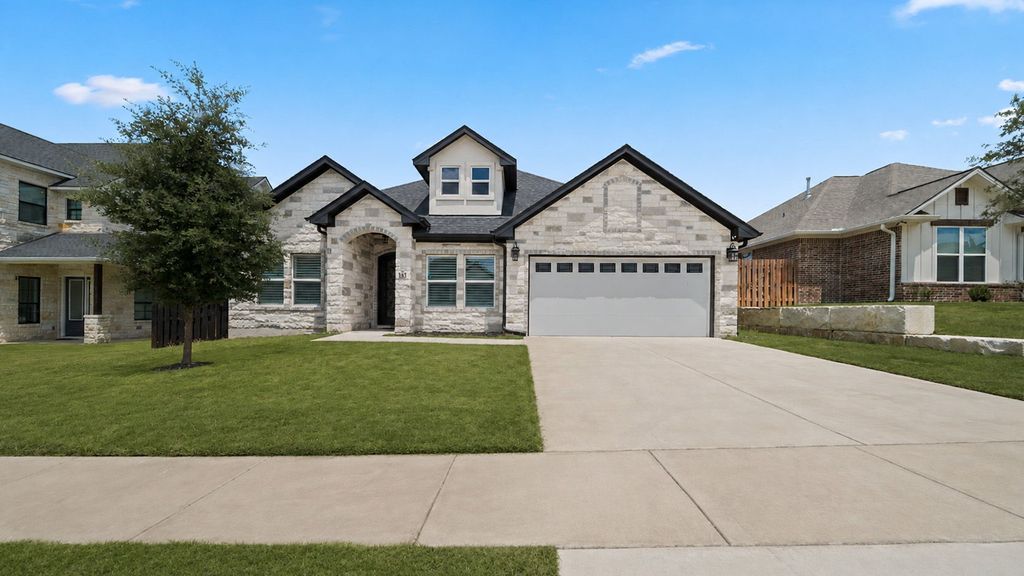 351 Firework Lane, Giddings