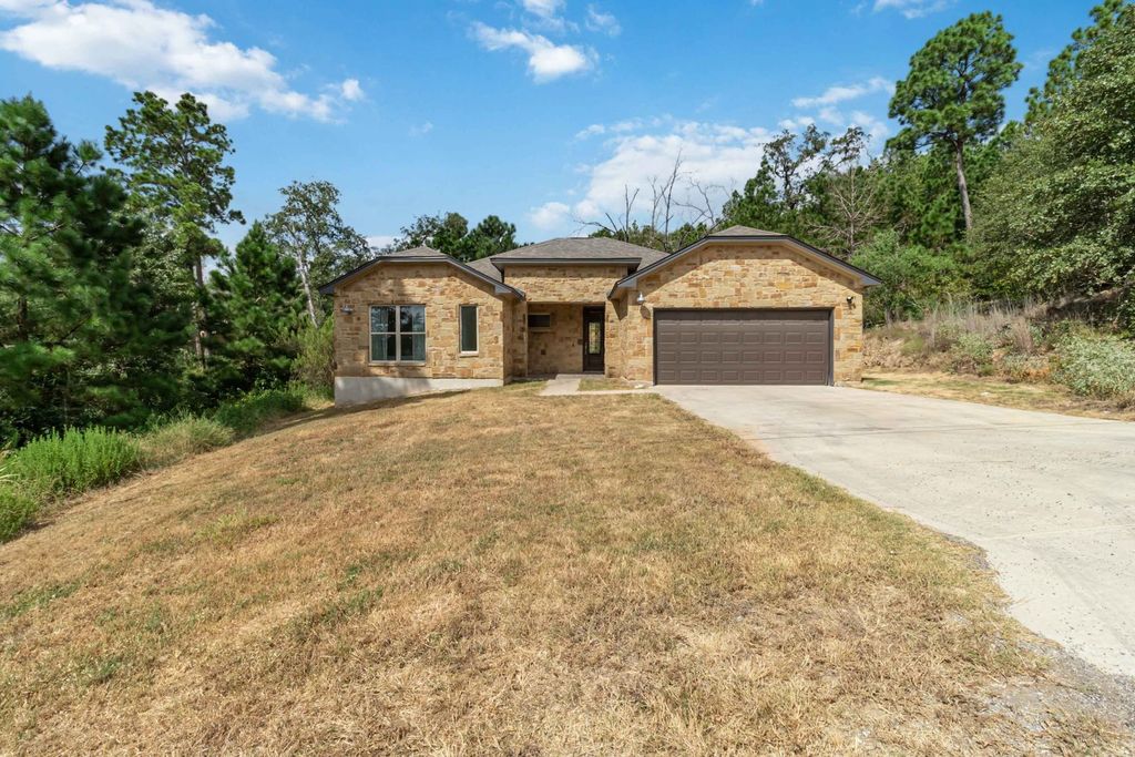 106 Kaapahu Drive, Bastrop