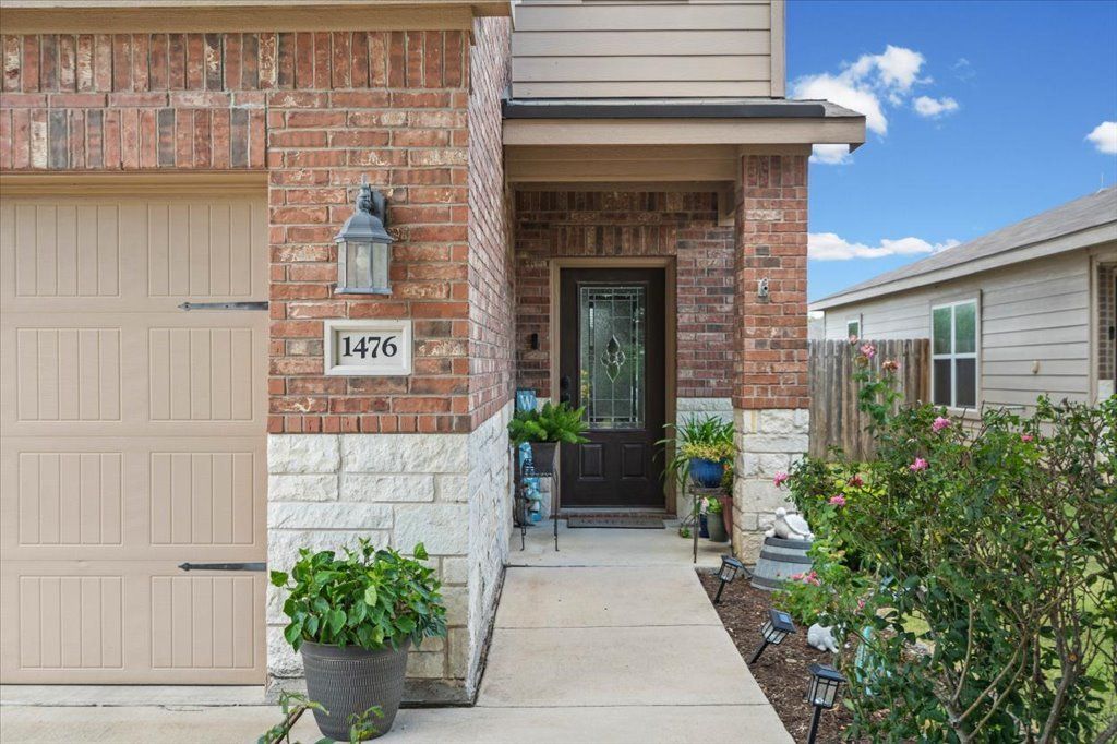 1476 Treeta Trail, Kyle