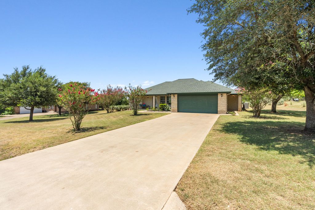 207 Meadow Oaks Drive, Dripping Springs