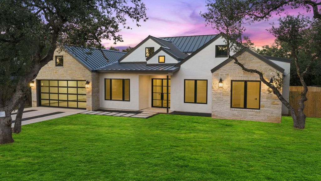 15 Champion Circle, Wimberley