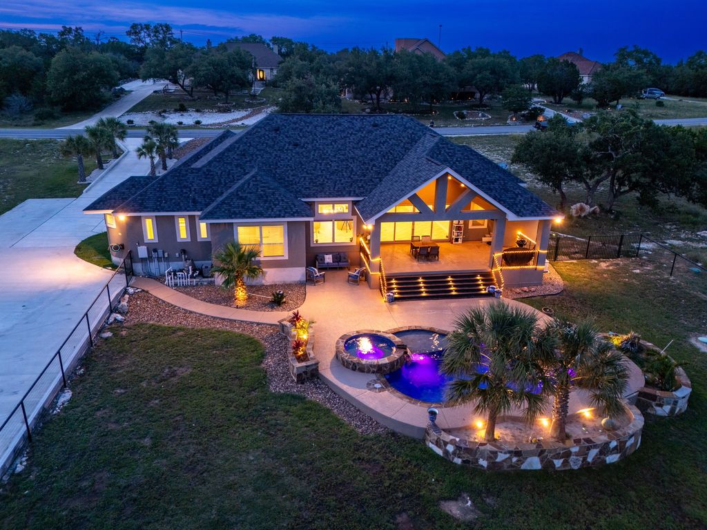 346 Blackbird Drive, Spring Branch