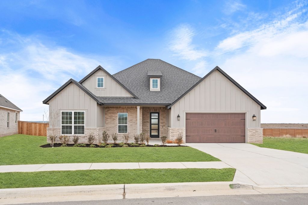 309 E Luna Blue Lane, Jarrell