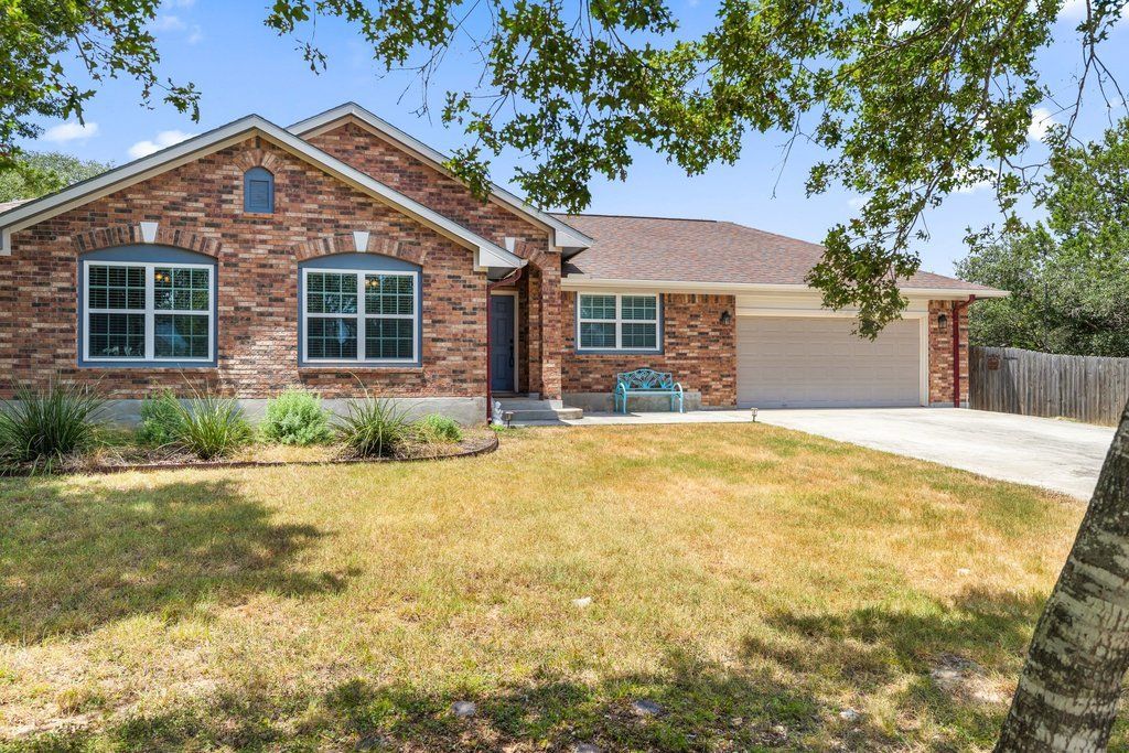 8 Stone Creek Circle, Wimberley