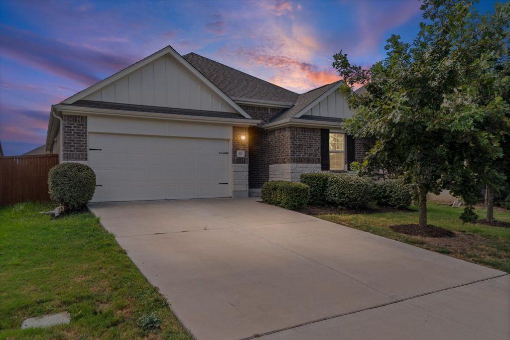277 Spinnaker Loop, Kyle