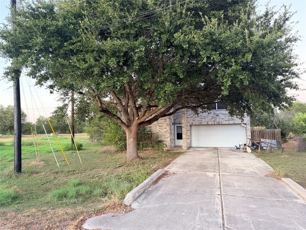 3085 Crestmont Lane, Kyle