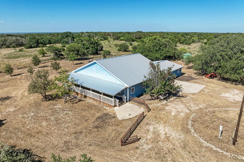 2812 County Road 205, Lampasas