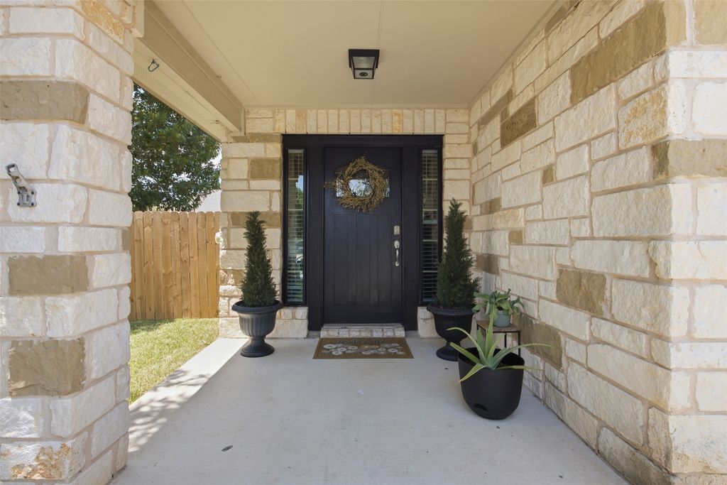 1617 Sunflower Street, Lockhart