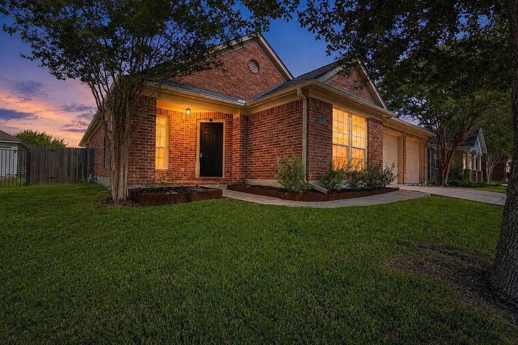11620 Sunny Creek Lane, Manor