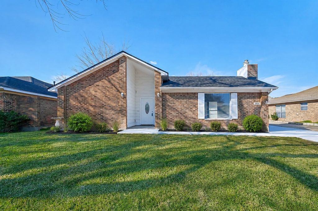10826 Lynbrook Drive, Houston