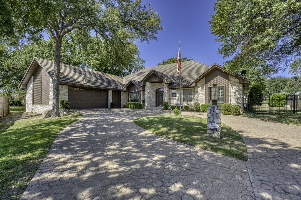 103 Southern Spur, Horseshoe Bay