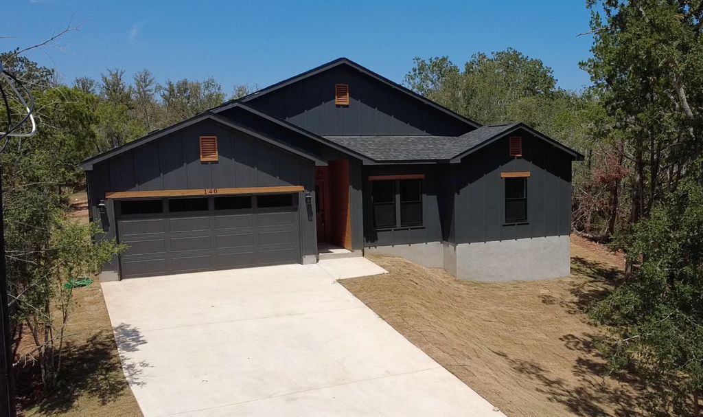 140 Heleakala Drive, Bastrop