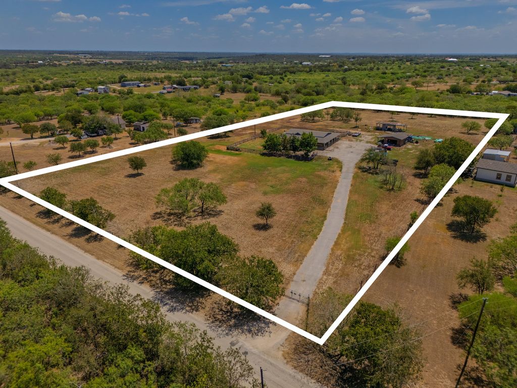 1781 Long Road, Lockhart
