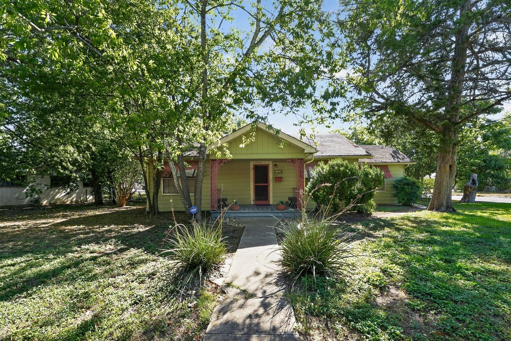 316 Guadalupe Street, Lockhart