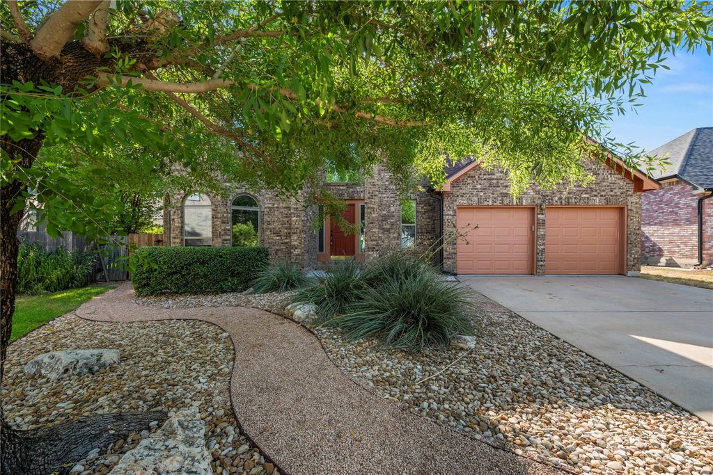 1203 Bobwhite Court, Round Rock
